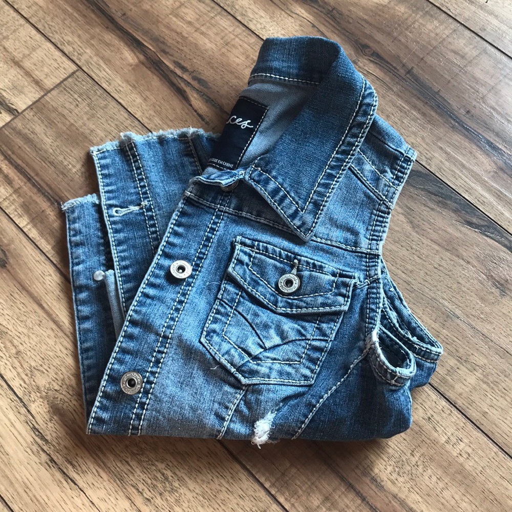 Maurice’s distresses Jean vest